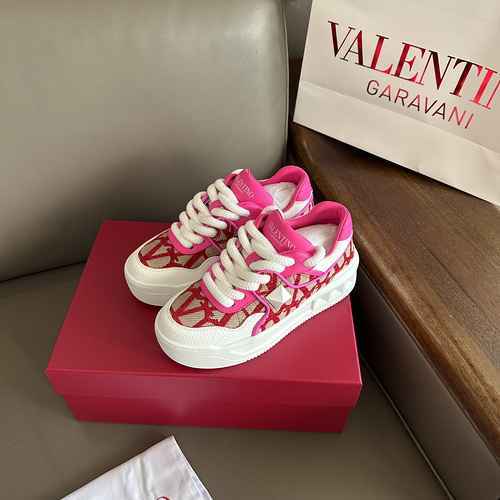 Valentino Couple Style Code: 0806C80 Size: 35-44 (45 customized non return non exchange)