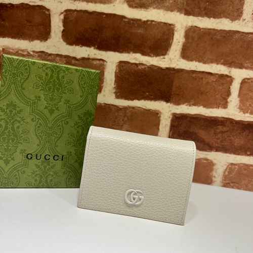 GUCCI Gucci Portafoglio corto da donna con clip realizzato in materiale di tela importato Consegna d