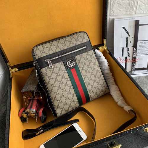 GUCCI Gucci Borsa a tracolla da uomo realizzata in materiale di tela importato Consegna di alta qual