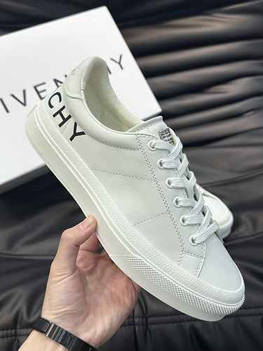 Scarpa Uomo Givenchy Codice 0714B40 Taglia 3844 45 realizzata su misura