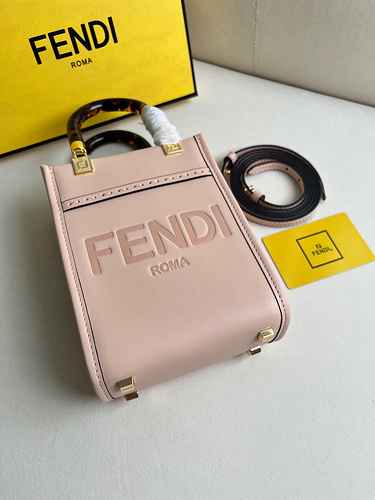 FENDI La borsa Fendi adotta la versione replica di fascia alta in pelle originale premium importata 