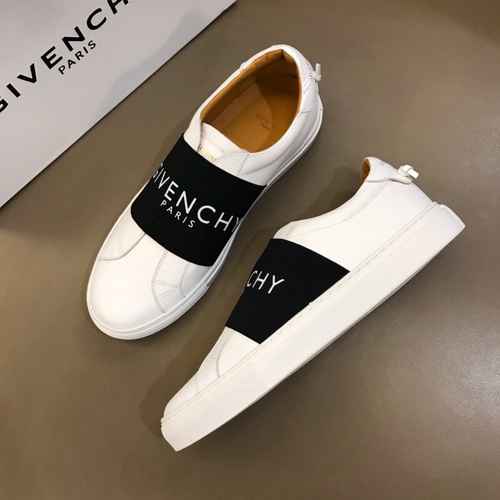 Givenchy Men's Shoe Code: 0806B40 Size: 38-44 (45 custom non return non exchange)