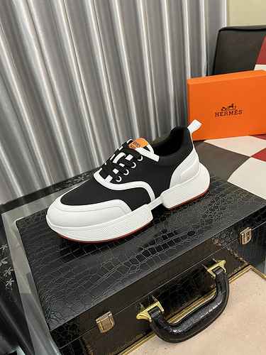 Scarpa da uomo Hermes Codice 0820B40 Taglia 3844 45 personalizzata senza restituzione senza cambio