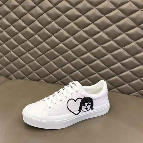 Givenchy Men's Shoe Code: 0806B50 Size: 38-44 (45 custom non return non exchange)