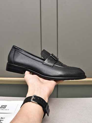 Givenchy Men's Shoe Code: 0717B70 Size: 38-44 (45 can be customized)
