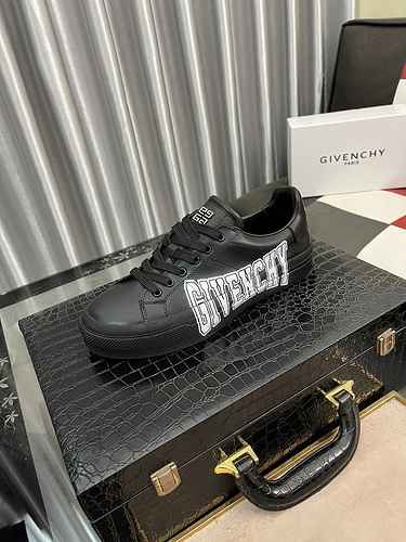 Scarpa da uomo Givenchy Codice 0820B30 Taglia 3844 45 personalizzata senza restituzione senza cambio