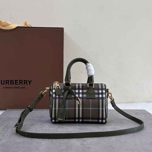 La borsa a cuscino Burberry è realizzata in pelle originale di alto livello importata e versione rep