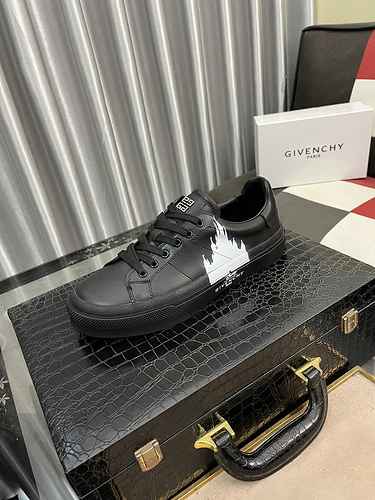 Scarpa da uomo Givenchy Codice 0820B30 Taglia 3844 45 personalizzata senza restituzione senza cambio