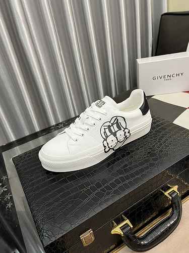 Scarpa da uomo Givenchy Codice 0820B30 Taglia 3844 45 personalizzata senza restituzione senza cambio