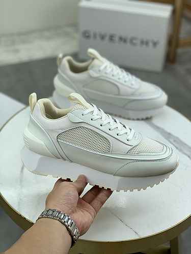 Givenchy Men's Shoe Code: 0809D60 Size: 38-44 (45 custom non return non exchange)