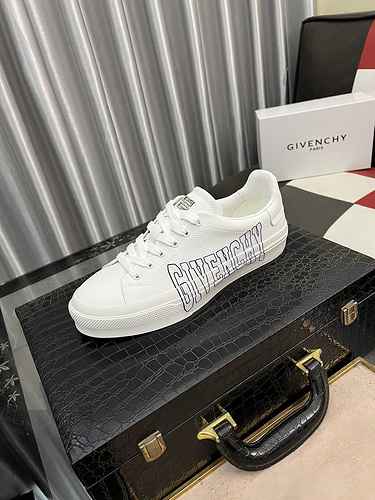 Scarpa da uomo Givenchy Codice 0820B30 Taglia 3844 45 personalizzata senza restituzione senza cambio