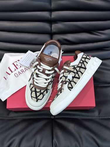 Valentino Men's Shoe Code: 0817B80 Size: 38-44 (45 Customized non return non exchange)