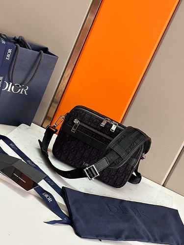 Borsa per fotocamera da uomo Dior realizzata in materiale di tela importato Consegna di alta qualità