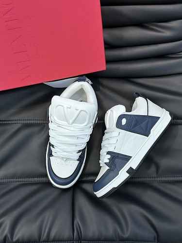 Valentino Men's Shoe Code: 0817C00 Size: 38-44 (45 Customized non return non exchange)