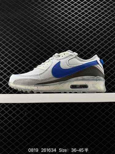 La sneaker casual retrò Nike Air Max Terrascape 9 innova il design della suola e crea un look eccezi