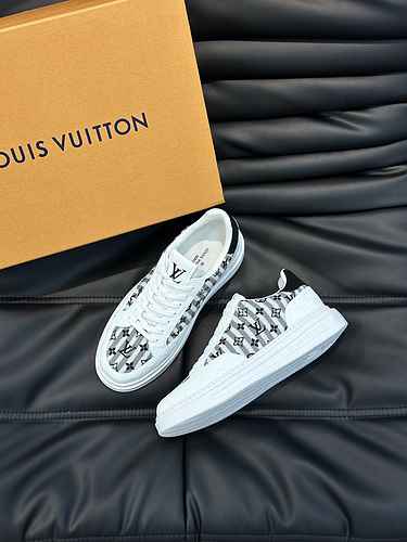 LV Men's Shoe Code: 0817B40 Size: 38-44 (45 customized non return non exchange)