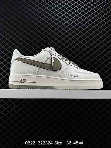 La 2 Air Force 7 LV8 Air Force One adotta uno strumento dall'aspetto generale grigio e visualizzazio