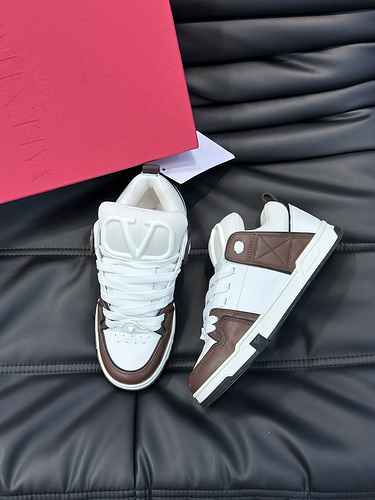 Valentino Men's Shoe Code: 0817C00 Size: 38-44 (45 Customized non return non exchange)