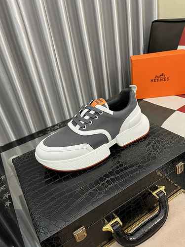 Scarpa da uomo Hermes Codice 0820B40 Taglia 3844 45 personalizzata senza restituzione senza cambio