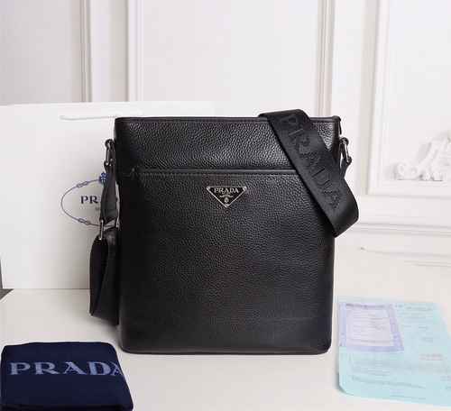 PRADA Borsa a tracolla esclusiva da uomo Prada Realizzata in materiale di tela importato Consegna di