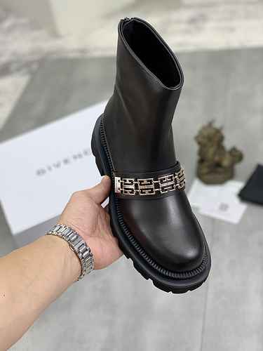 Givenchy Women's Shoe Code: 0809C50 Size: 35-41