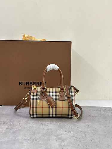 La borsa a cuscino Burberry è realizzata in pelle originale di alto livello importata e versione rep