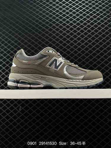 The 150 New Balance 2002R inherits the classic technology from its inception, featuring an ENCAP mid