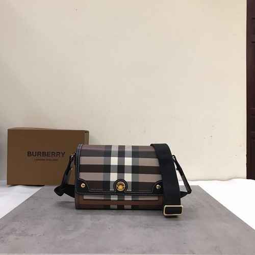 La borsa a tracolla Bur Burberry è realizzata in pelle originale di alto livello importata e version