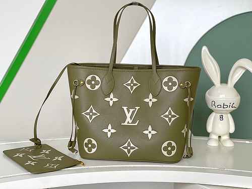 La borsa a tracolla LV Louis Vuitton è realizzata in pelle originale di alto livello importata e ver