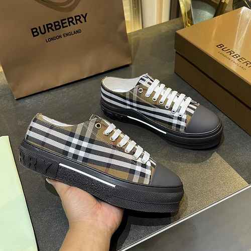 Burberry Coppia Codice 0831C00 Taglia Donna 3540 Uomo 3945