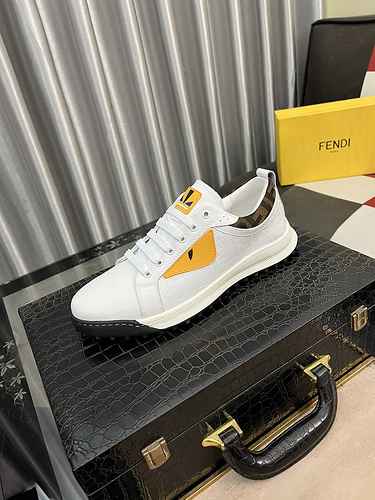 Scarpa Uomo Fendi Codice 0909B30 Taglia 3844