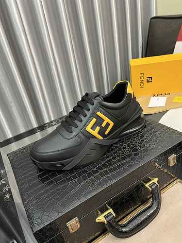 Scarpa Uomo Fendi Codice 0909B80 Taglia 3844