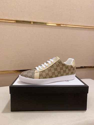 GUCCI Scarpa Uomo Cod. 0910B30 Taglia 3844