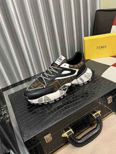 Scarpa Uomo Fendi Codice 0908B50 Taglia 3844