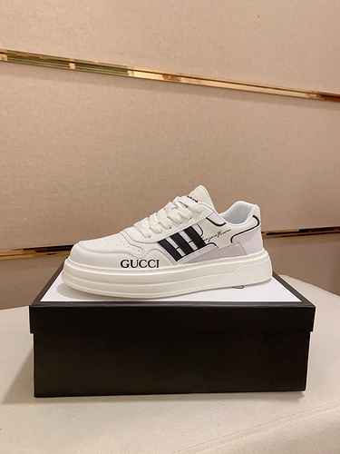 GUCCI Scarpa Uomo Cod. 0910B50 Taglia 3844