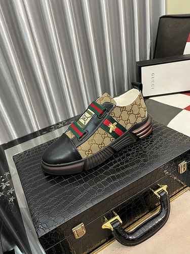 GUCCI Scarpa Uomo Cod. 0909B50 Taglia 3844