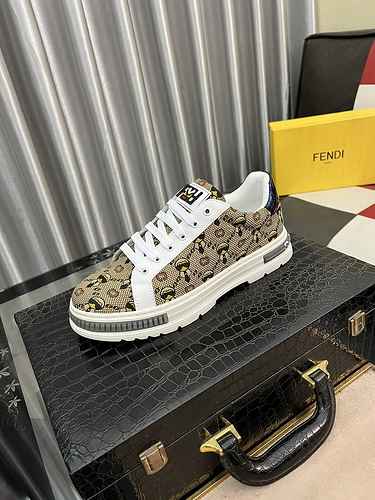 Scarpa Uomo Fendi Codice 0909B30 Taglia 3844