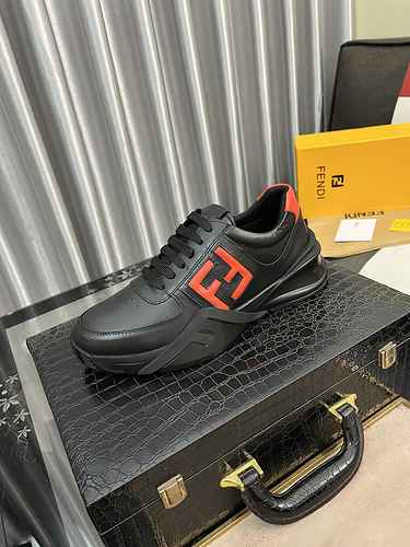 Scarpa Uomo Fendi Codice 0909B80 Taglia 3844