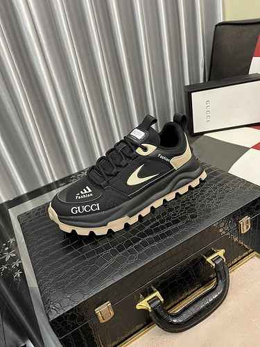 GUCCI Scarpa Uomo Cod. 0908B60 Taglia 3844