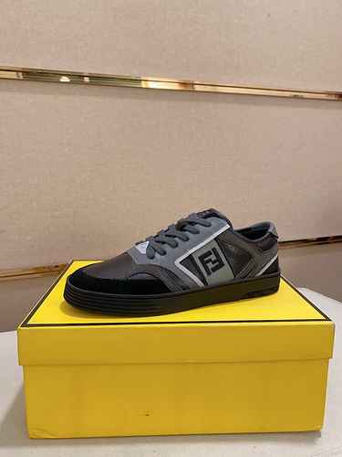 Scarpa Uomo Fendi Codice 0812C30 Taglia 3844 45 personalizzata senza reso senza cambio