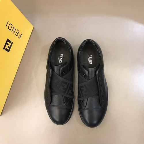 Scarpa Uomo Fendi Codice 0906B30 Taglia 3844 personalizzata al 45