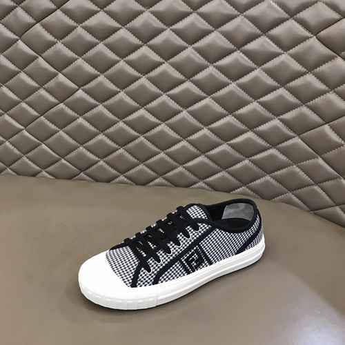 Scarpa Uomo Fendi Codice 0906B30 Taglia 3844 personalizzata al 45