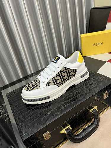 Scarpa Uomo Fendi Codice 0909B30 Taglia 3844