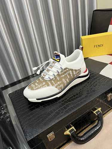 Scarpa Uomo Fendi Codice 0909B40 Taglia 3844