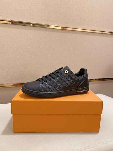 LV Men's Shoe Code: 0910B40 Size: 38-44 (Customizable 45.)