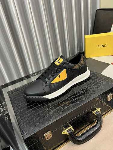 Scarpa Uomo Fendi Codice 0909B30 Taglia 3844