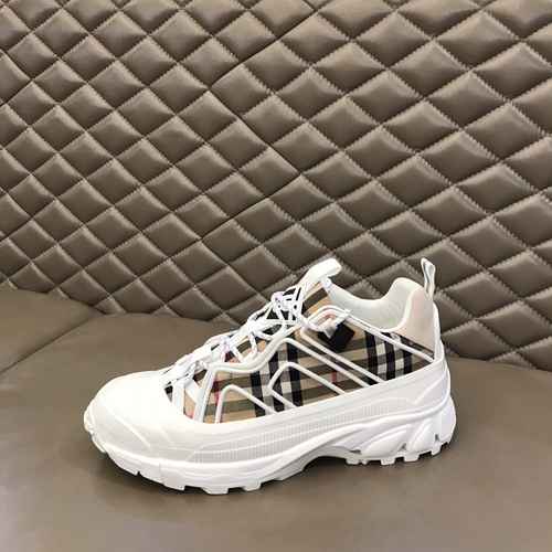 Scarpa Uomo Burberry Codice 0906C60 Taglia 3844