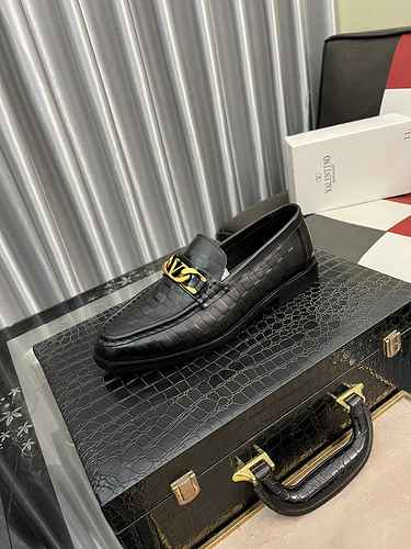 Valentino Men's Shoe Code: 0908B60 Size: 38-44