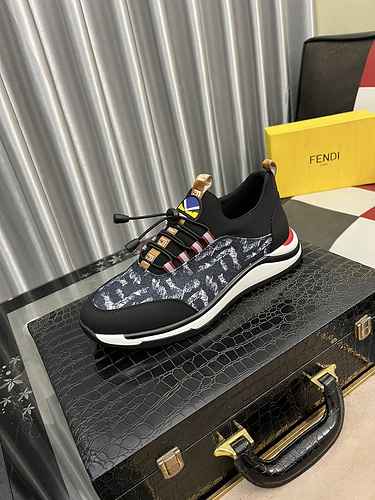 Scarpa Uomo Fendi Codice 0909B40 Taglia 3844