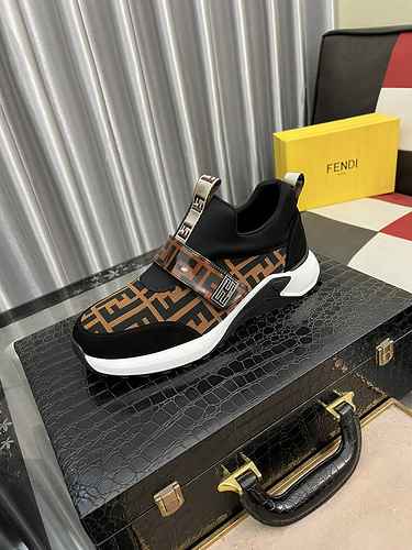 Scarpa Uomo Fendi Codice 0908B50 Taglia 3844